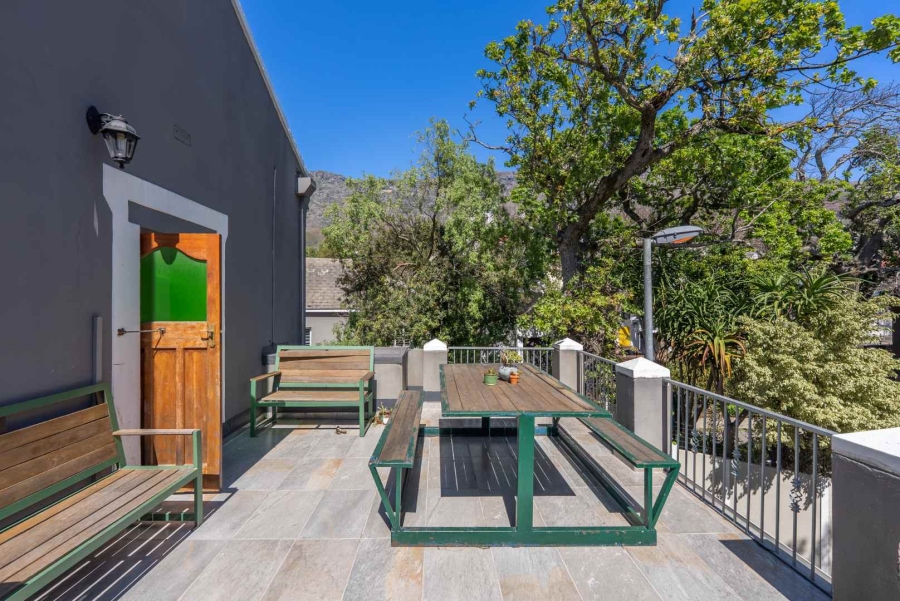 7 Bedroom Property for Sale in Oranjezicht Western Cape